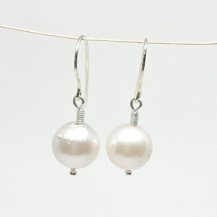 Freshwater pearls and sterling silver Earrings - Moons II