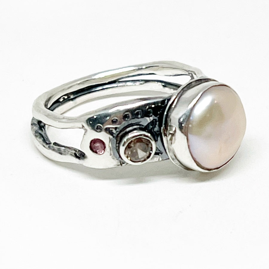 Freshwater Pearl with Champagne Zircon and Rhodolite Garnet, sterling silver ring with black patina - Unexpected